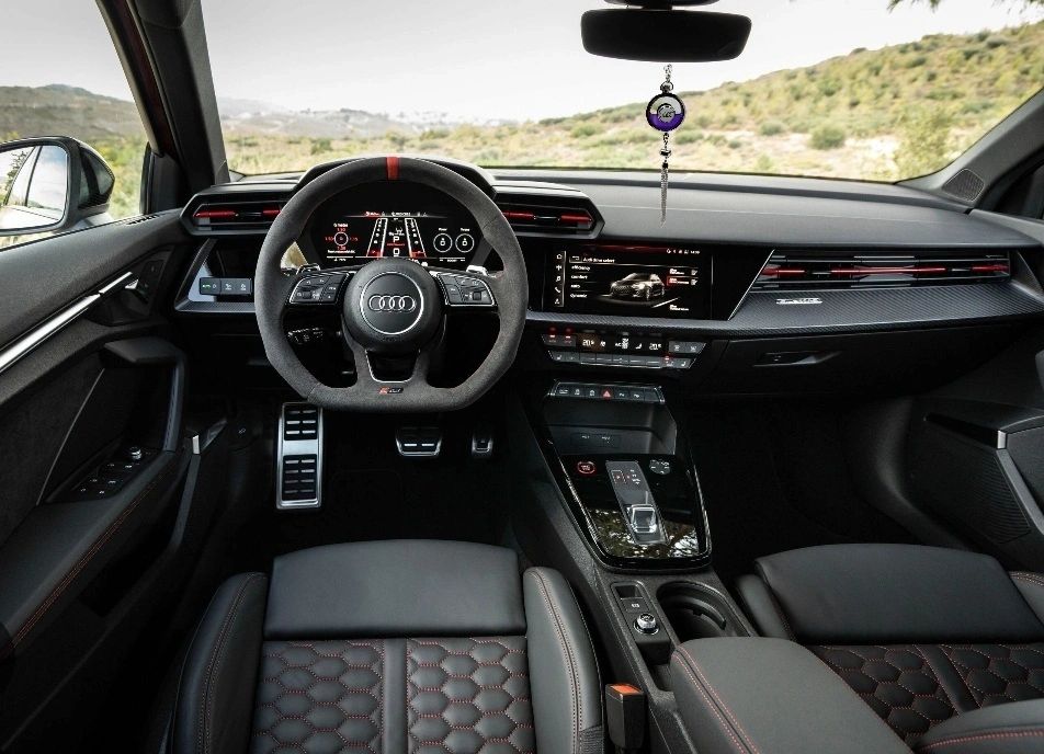 ZZZ%20Audi%20Pendant%20pic.jpg